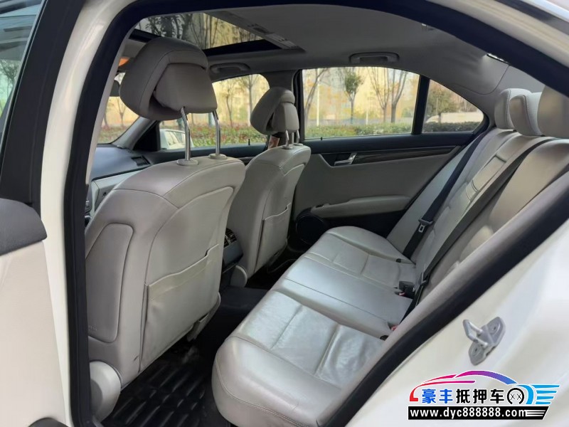 11年奔驰C轿车抵押车出售