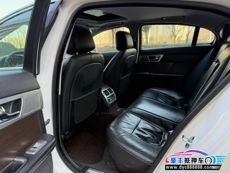 13年捷豹XF轿车抵押车出售