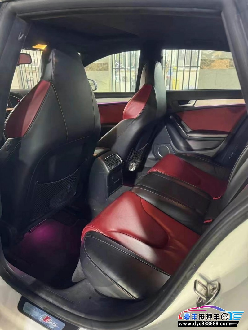 16年奥迪S5轿车抵押车出售