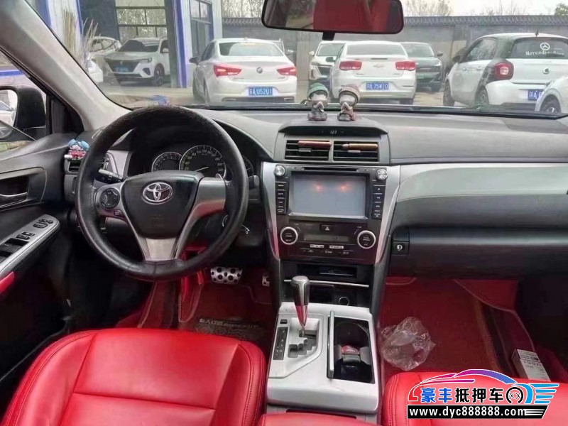 14年丰田凯美瑞轿车抵押车出售