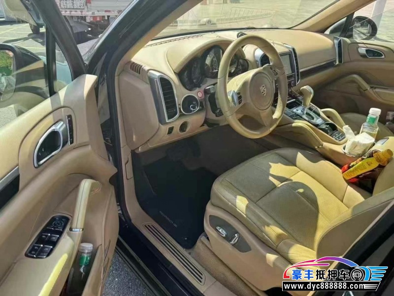 14年保时捷卡宴轿车抵押车出售