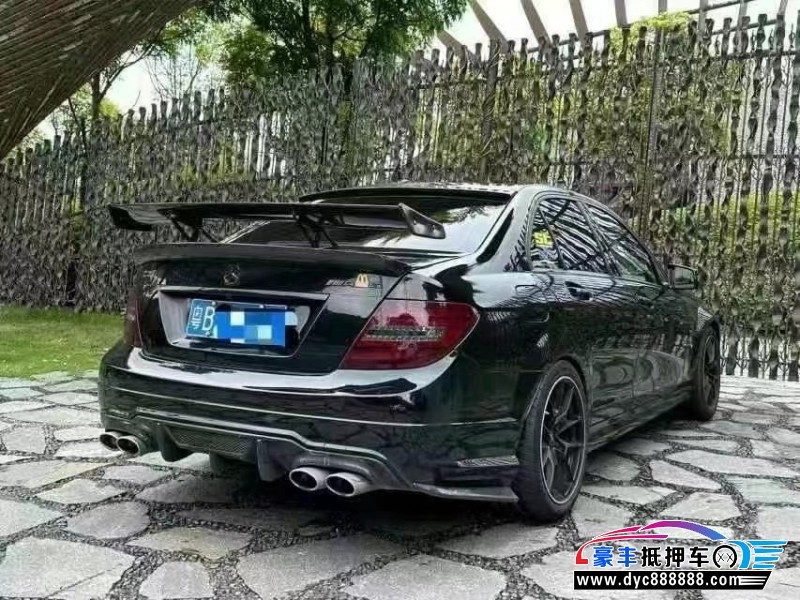 13年奔驰C轿车抵押车出售