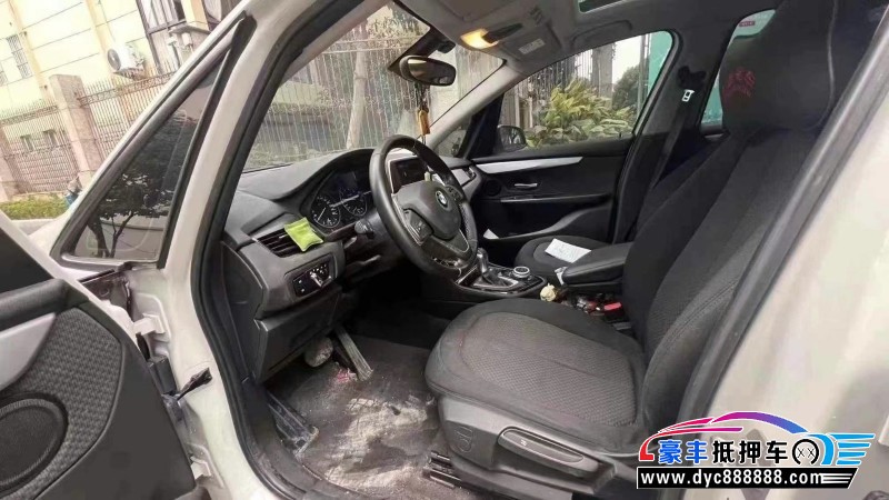 18年宝马2系轿车抵押车出售