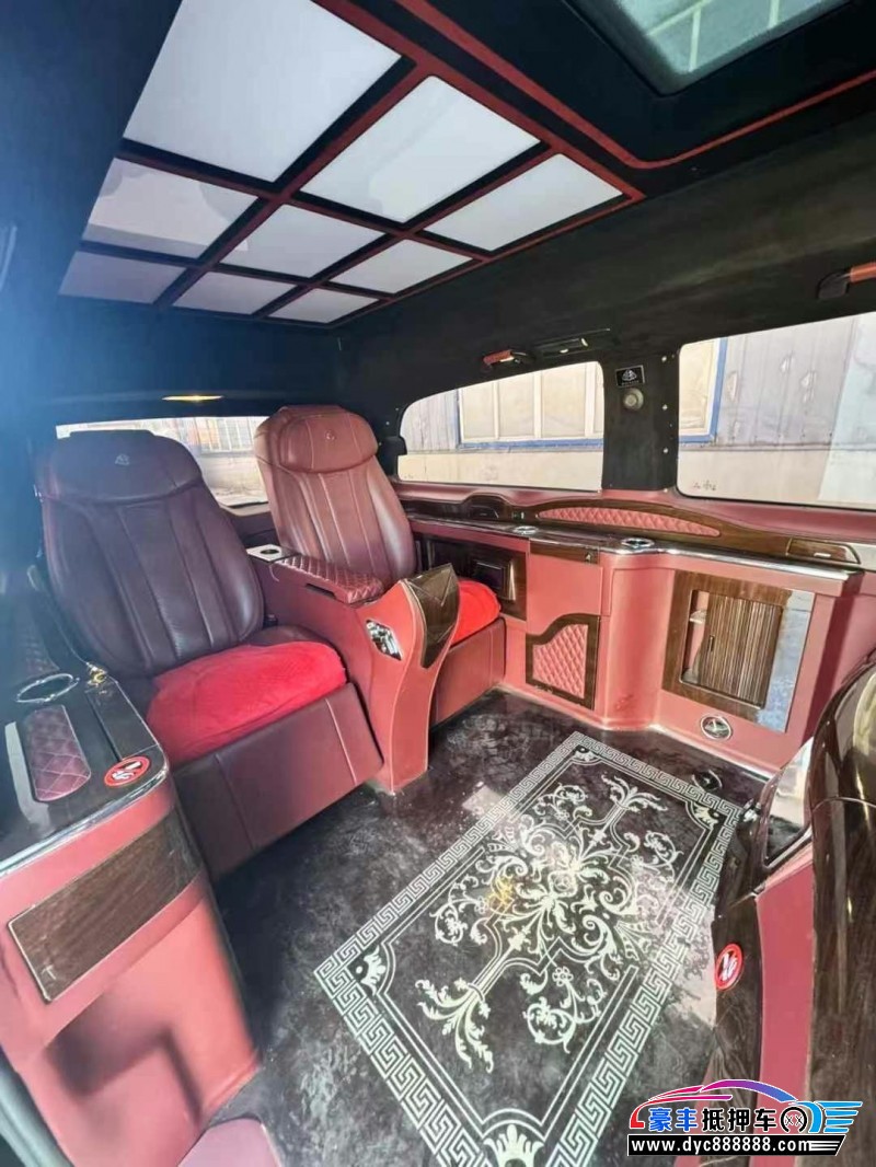 17年奔驰威霆轿车抵押车出售