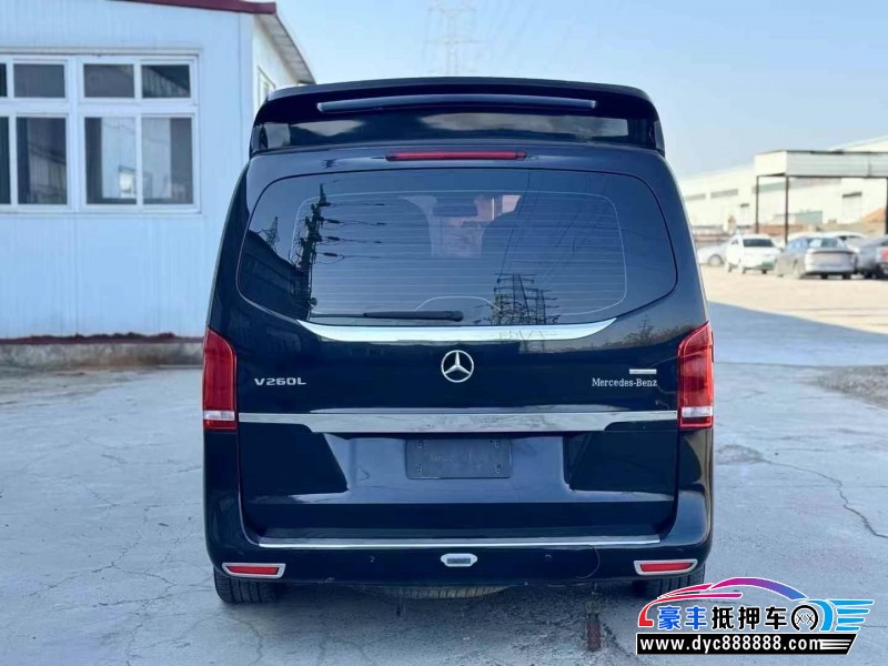 17年奔驰威霆轿车抵押车出售