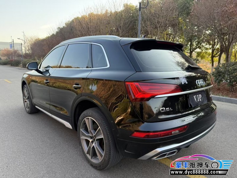 22年奥迪Q5轿车抵押车出售