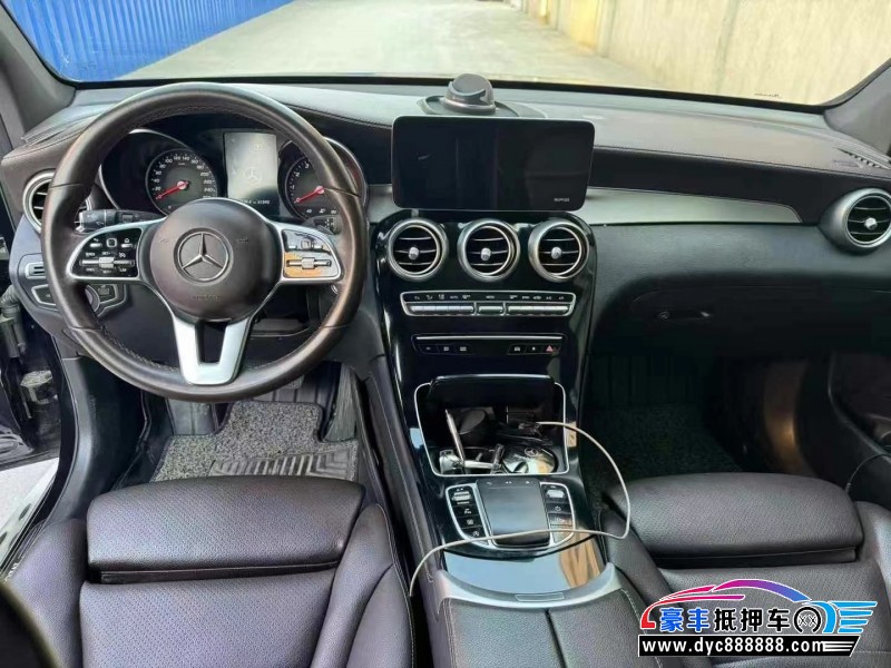 19年奔驰GLC轿车抵押车出售