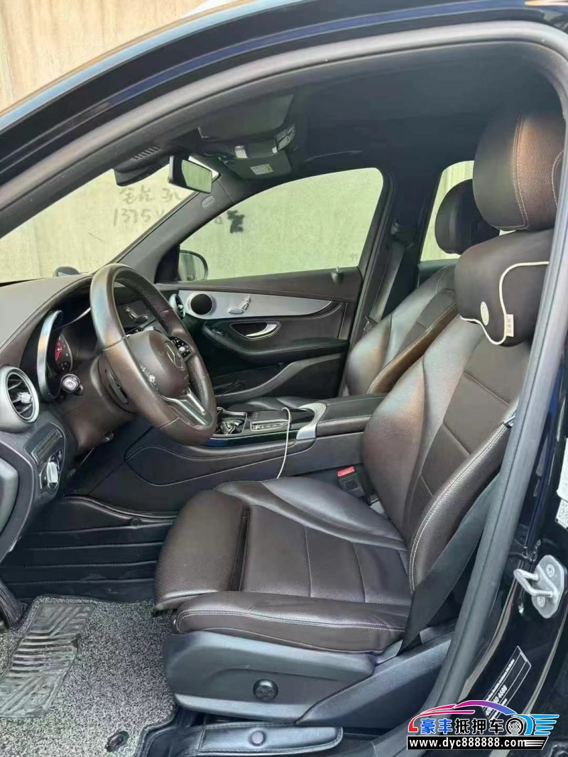 19年奔驰GLC轿车抵押车出售