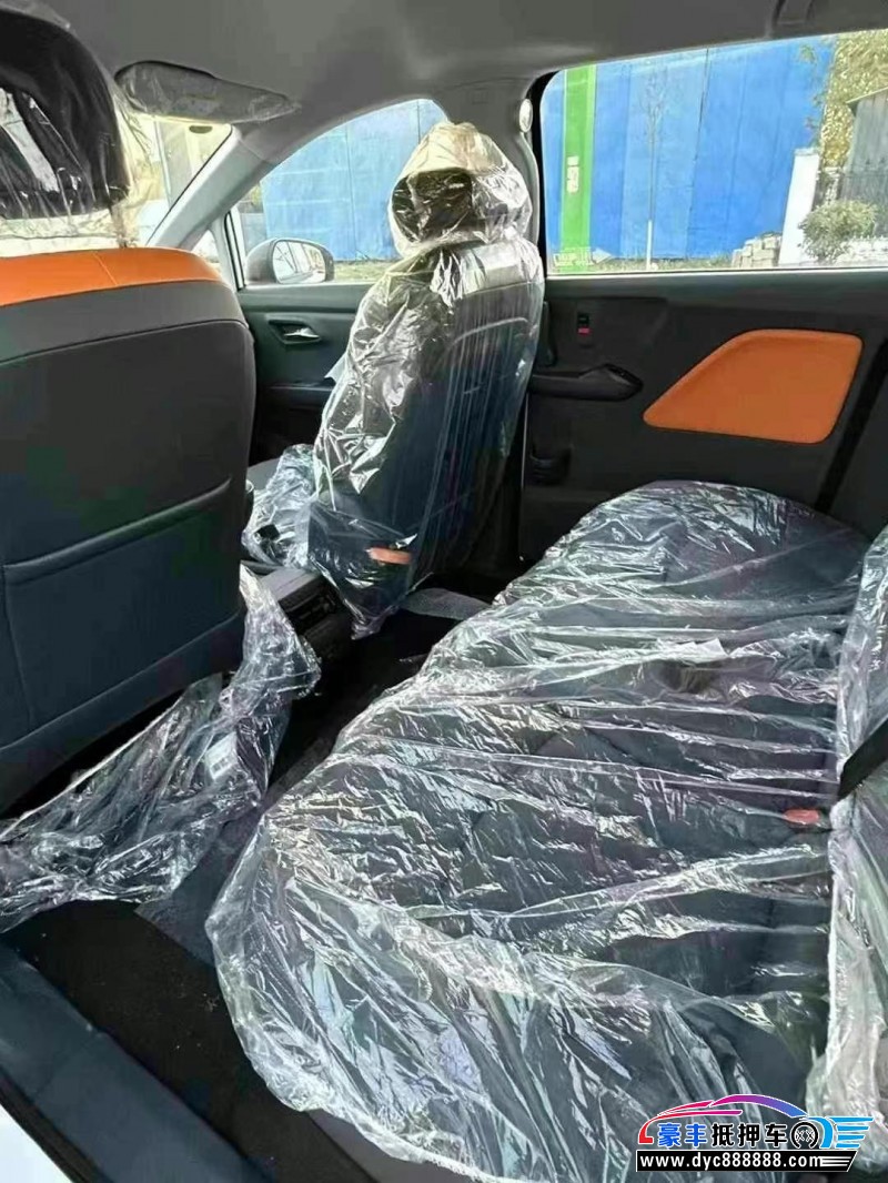 23年奔腾E05轿车抵押车出售