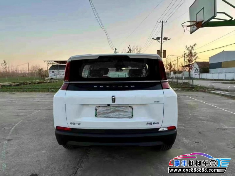 23年奔腾E05轿车抵押车出售