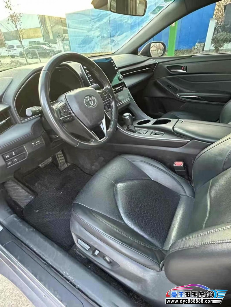 20年丰田亚洲龙轿车抵押车出售