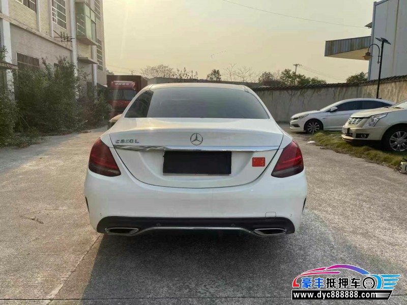 19年奔驰C轿车抵押车出售