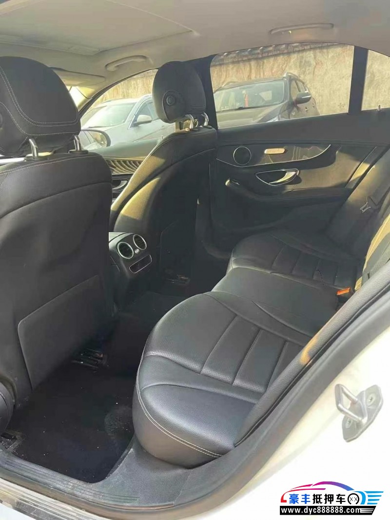 19年奔驰C轿车抵押车出售