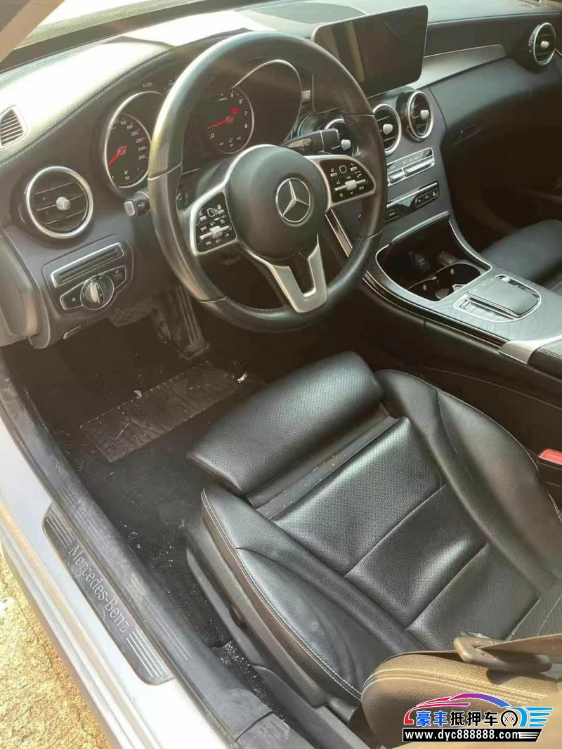 19年奔驰C轿车抵押车出售