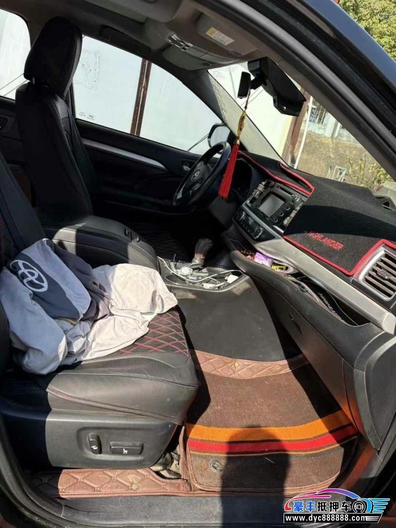 20年丰田汉兰达轿车抵押车出售