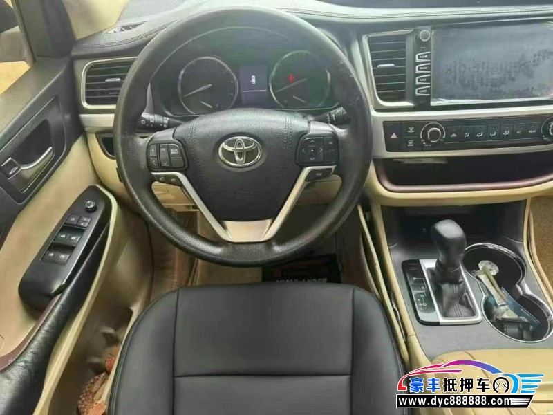 15年丰田汉兰达轿车抵押车出售