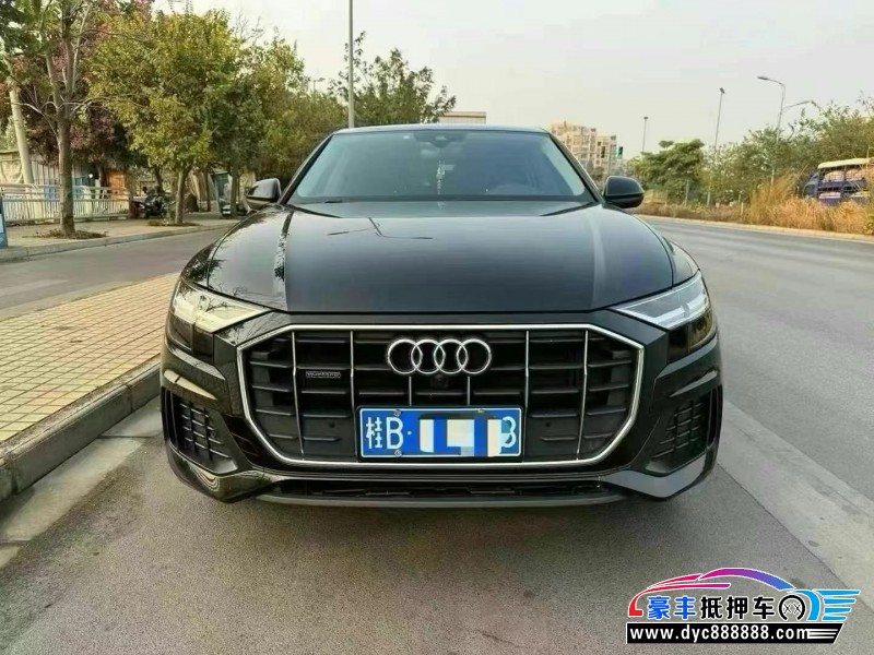 21年奥迪Q8轿车抵押车出售