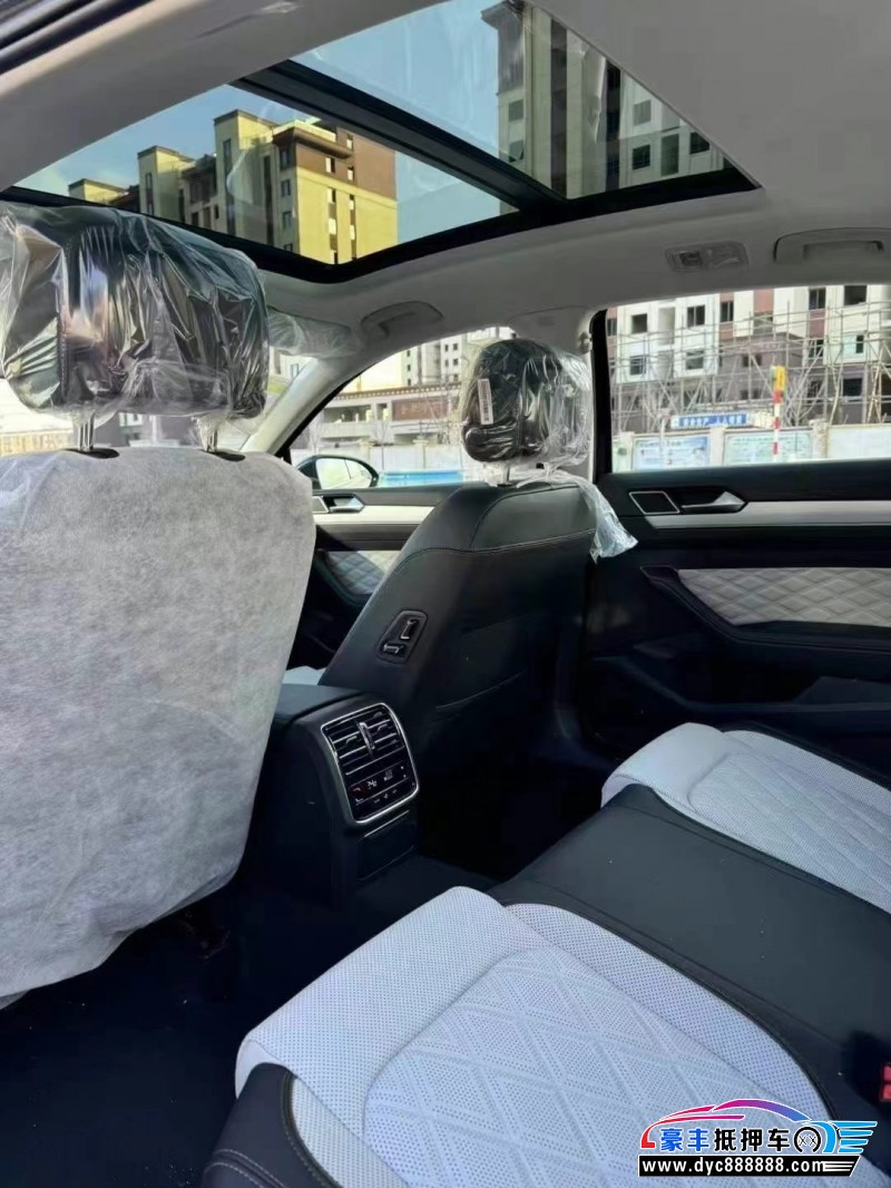 25年大众迈腾轿车抵押车出售