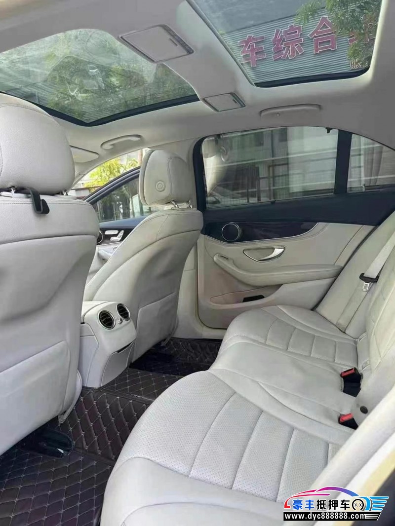 14年奔驰C轿车抵押车出售