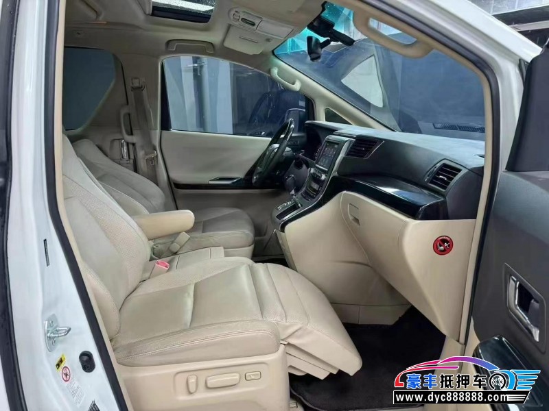 16年丰田埃尔法轿车抵押车出售