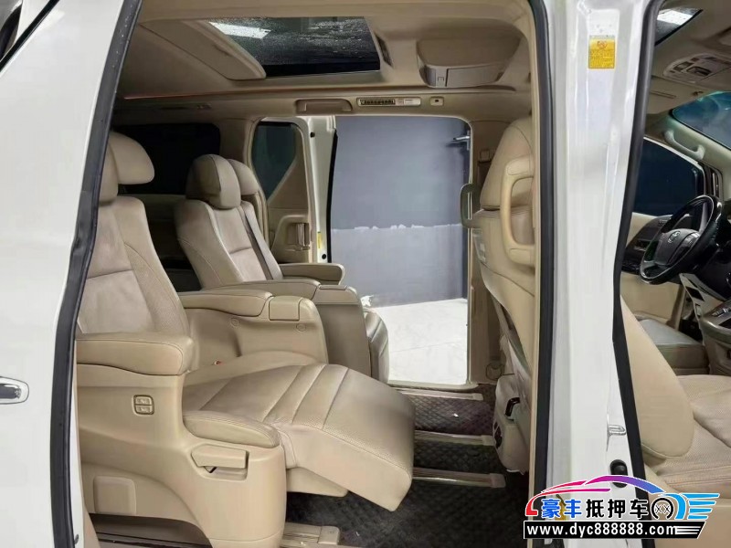 16年丰田埃尔法轿车抵押车出售