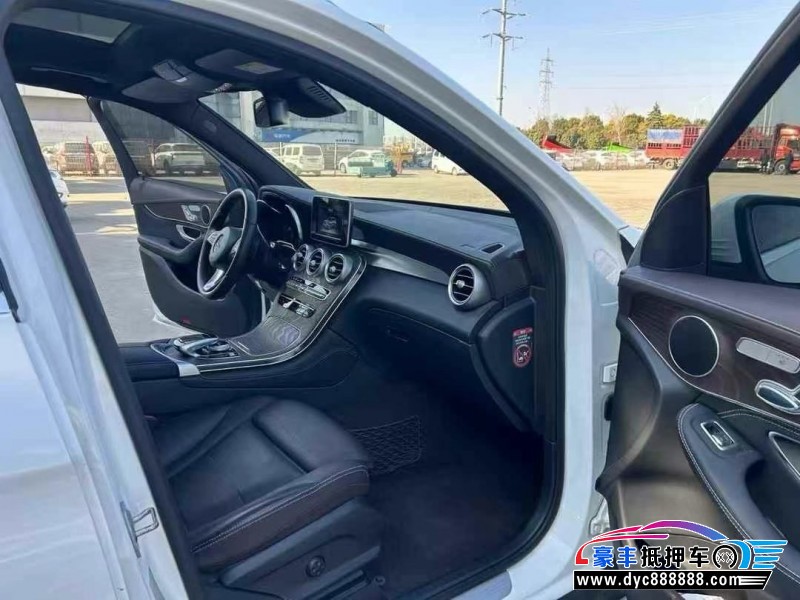 18年奔驰GLC轿车抵押车出售