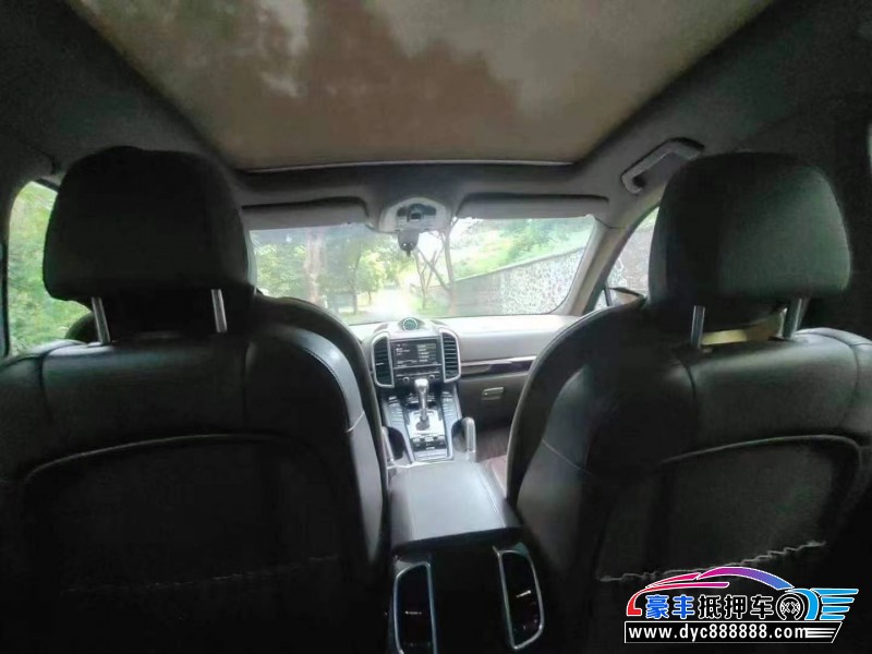 14年保时捷卡宴轿车抵押车出售