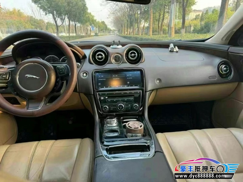 14年捷豹XJ轿车抵押车出售