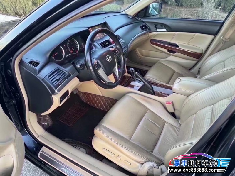 12年本田雅阁轿车抵押车出售