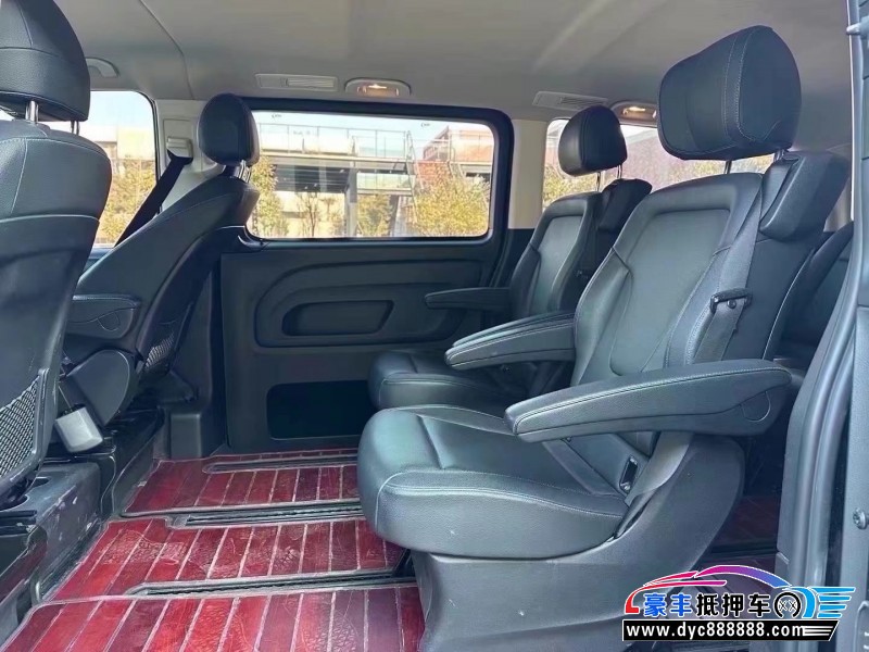 18年奔驰威霆轿车抵押车出售