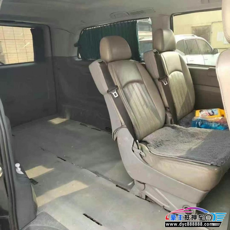 11年奔驰威霆轿车抵押车出售