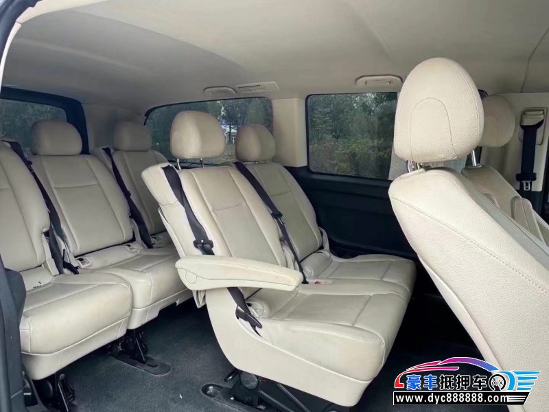 18年奔驰威霆轿车抵押车出售