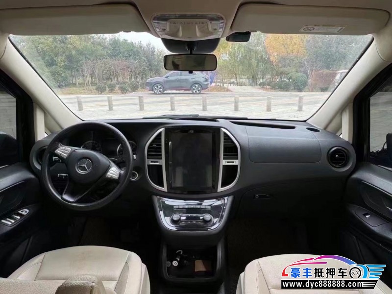 18年奔驰威霆轿车抵押车出售