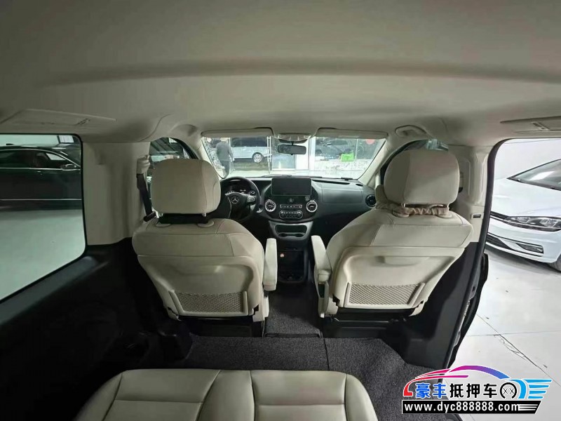 23年奔驰威霆轿车抵押车出售