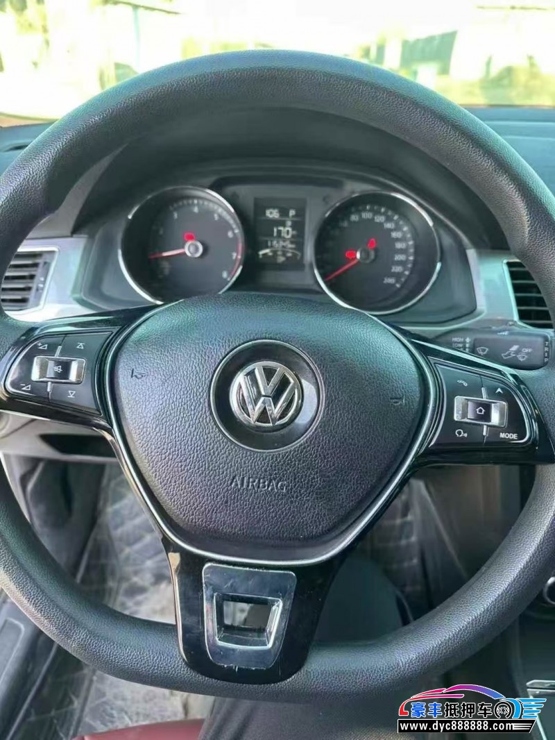 17年大众宝来轿车抵押车出售