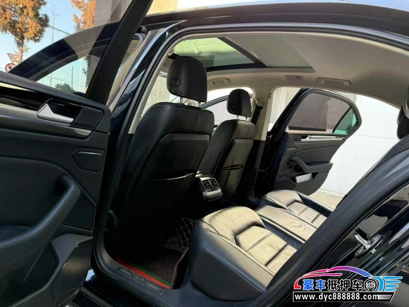 18年大众辉昂轿车抵押车出售