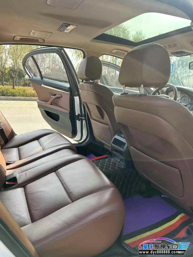 17年宝马5系轿车抵押车出售