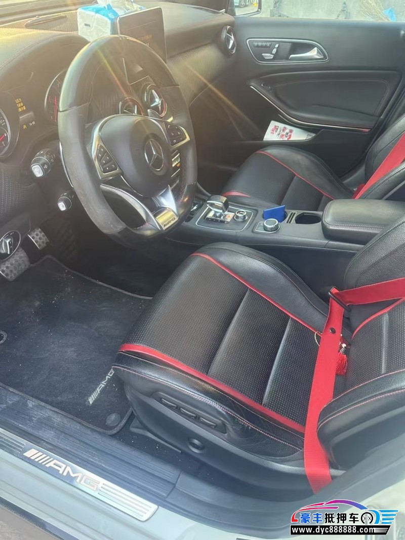 16年奔驰A级AMG轿车抵押车出售