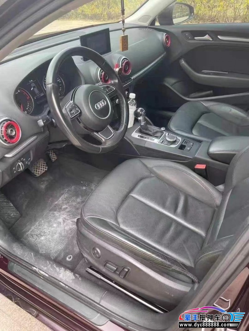 15年奥迪A3轿车抵押车出售