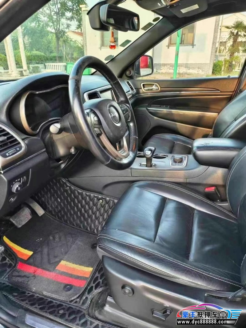 14年Jeep大切诺基轿车抵押车出售