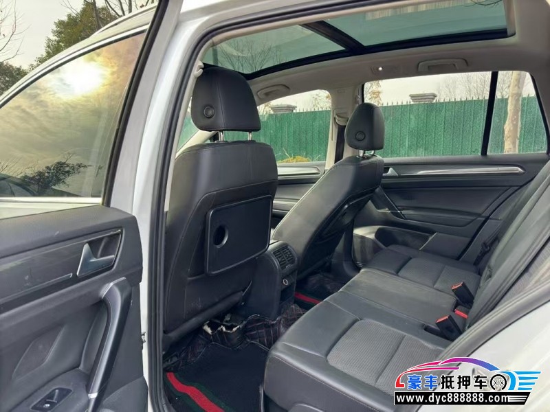 18年大众高尔夫轿车抵押车出售