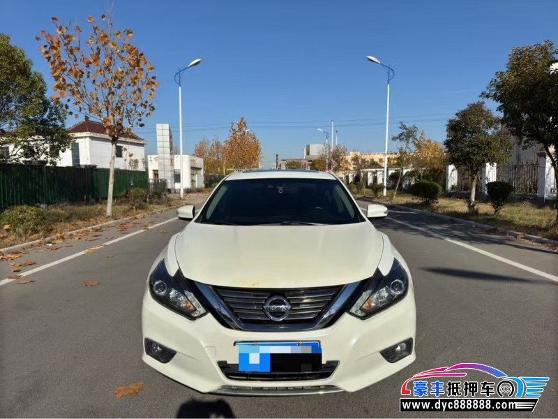 17年日产天籁轿车抵押车出售