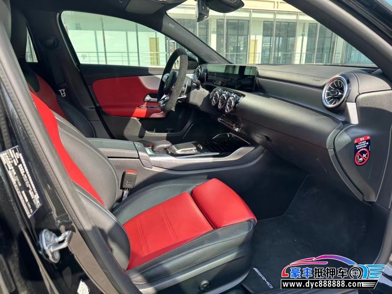 22年奔驰A轿车抵押车出售