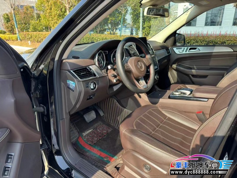 19年奔驰GLS轿车抵押车出售