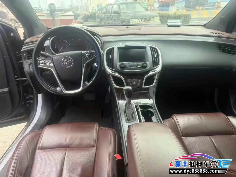 15年别克君越轿车抵押车出售