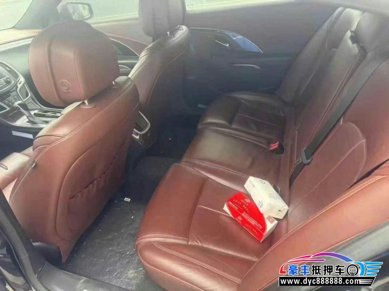 15年别克君越轿车抵押车出售