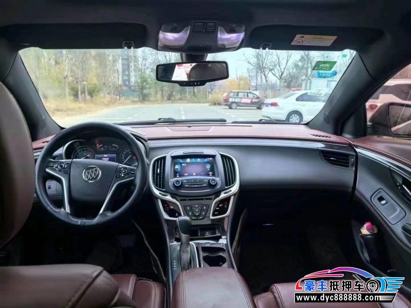 15年别克君越轿车抵押车出售