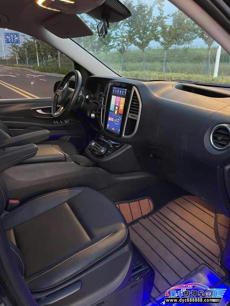 20年奔驰威霆轿车抵押车出售