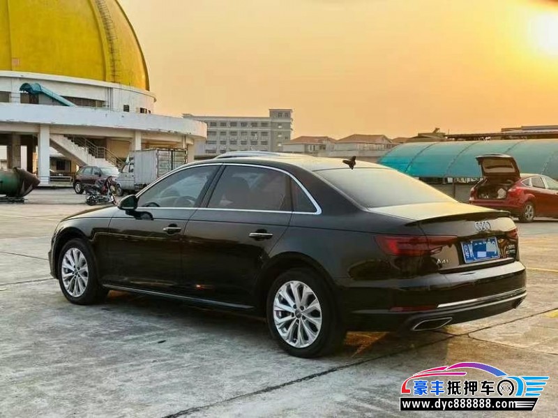 19年奥迪A4轿车抵押车出售