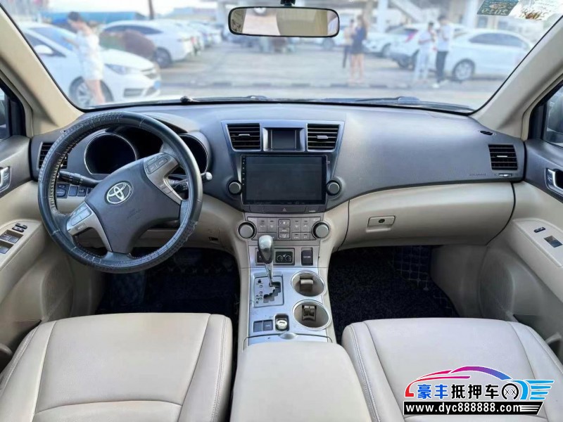 12年丰田汉兰达轿车抵押车出售